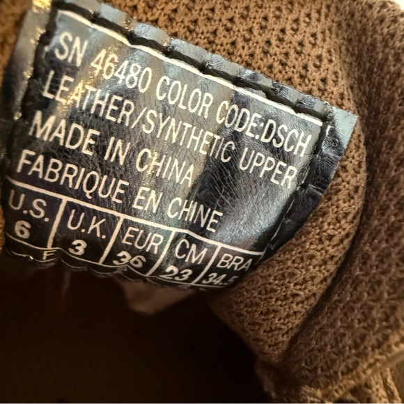 Skechers Brown Lace Up Leather Sneakers with gold suede embroidered lace EUC - Picture 8 of 8